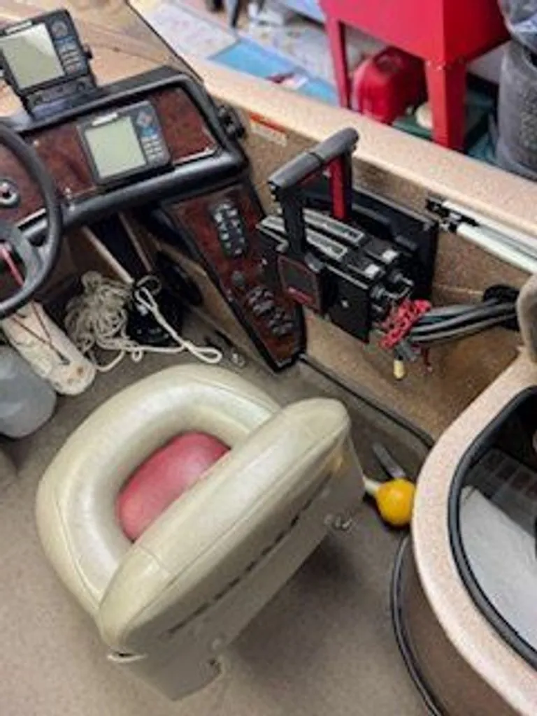 Slide: The Image of Ranger 620 VS Fisherman 2001 - 3