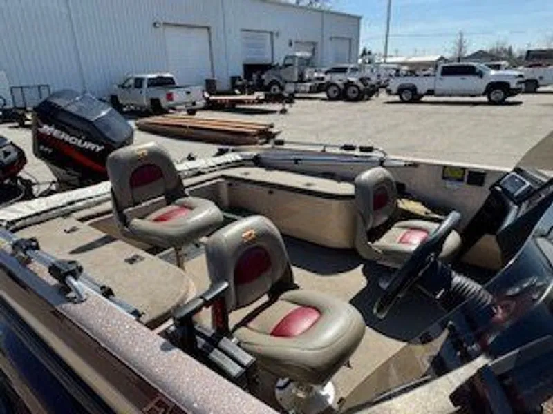 Slide: The Image of Ranger 620 VS Fisherman 2001 - 5