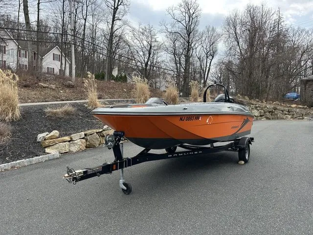 Slide: The Image of Bayliner Element E18 2020 - 10