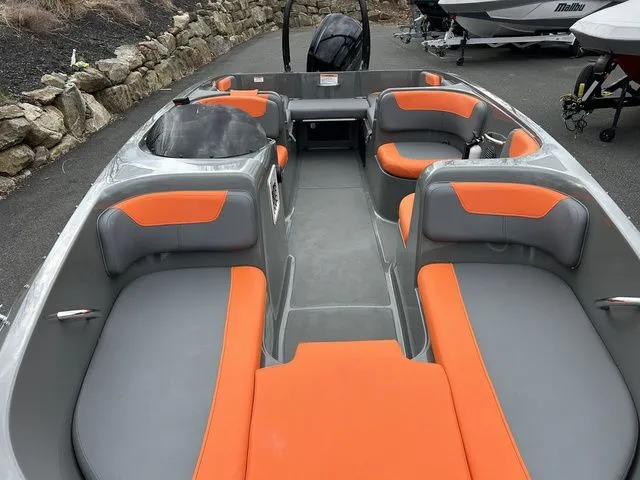 Slide: The Image of Bayliner Element E18 2020 - 5