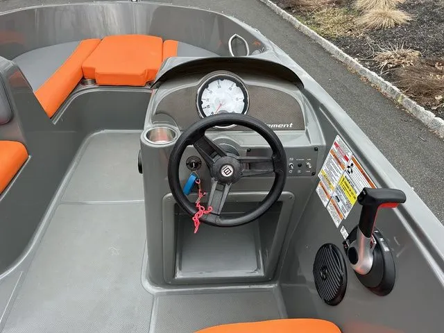 Slide: The Image of Bayliner Element E18 2020 - 7