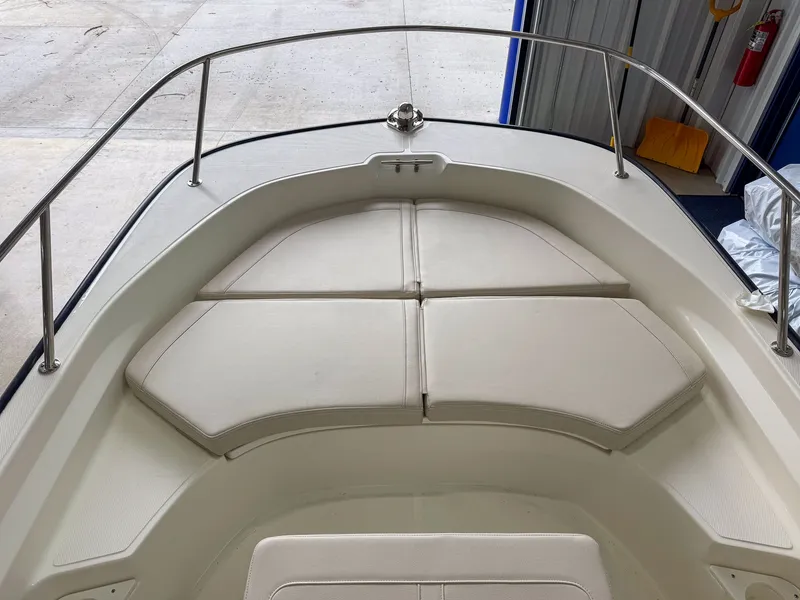 Slide: The Image of Boston Whaler 17 Montauk 2026 - 12