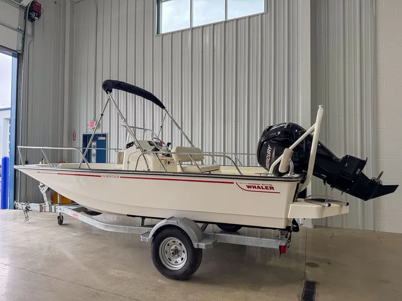 Slide: The Image of Boston Whaler 17 Montauk 2026 - 3