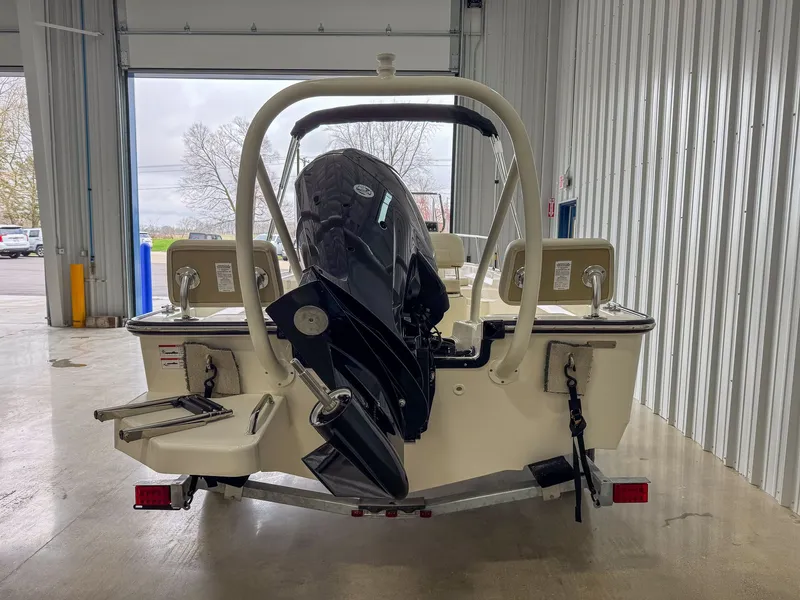 Slide: The Image of Boston Whaler 17 Montauk 2026 - 4