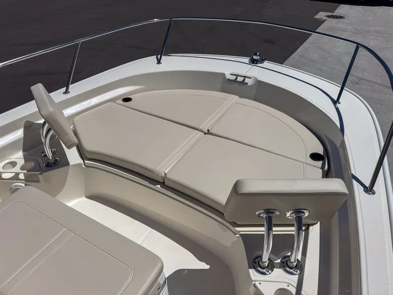 Slide: The Image of Boston Whaler 21MTK 2026 - 11