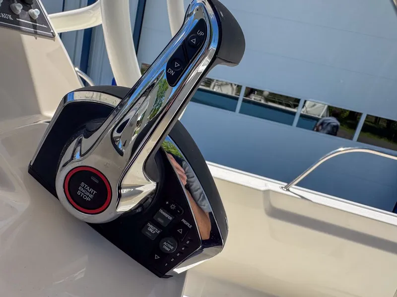 Slide: The Image of Boston Whaler 21MTK 2026 - 22
