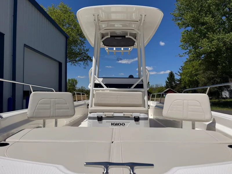 Slide: The Image of Boston Whaler 21MTK 2026 - 28