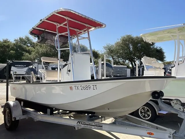 The Image of Boston Whaler 17 Montauk 1984 - 1