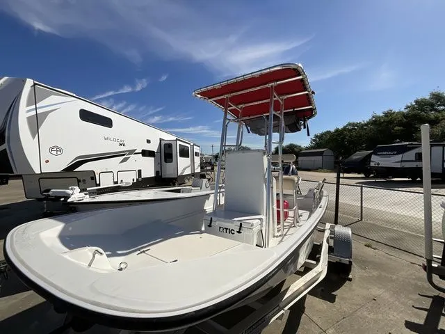 Slide: The Image of Boston Whaler 17 Montauk 1984 - 10