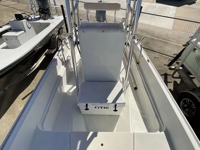 Slide: The Image of Boston Whaler 17 Montauk 1984 - 13