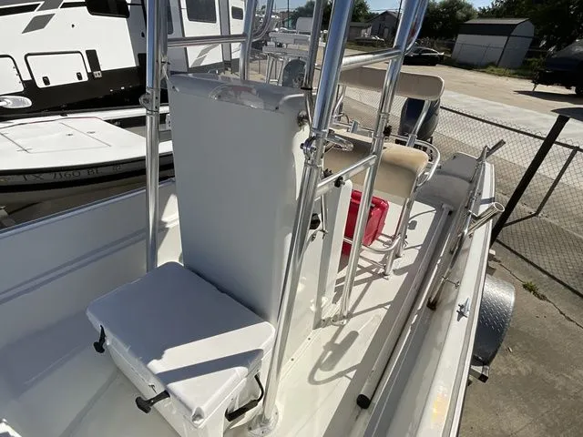 Slide: The Image of Boston Whaler 17 Montauk 1984 - 16