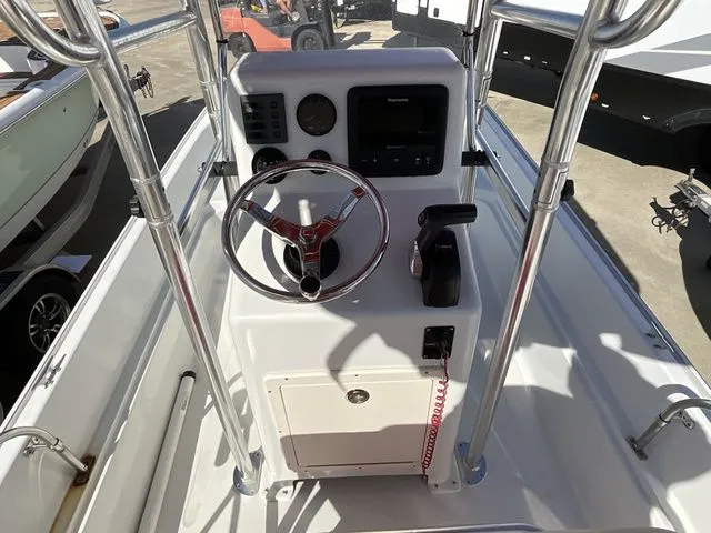 Slide: The Image of Boston Whaler 17 Montauk 1984 - 17