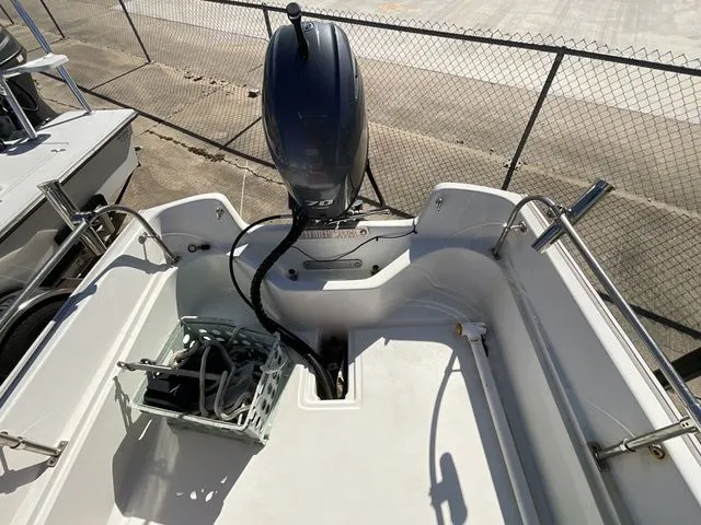 Slide: The Image of Boston Whaler 17 Montauk 1984 - 21