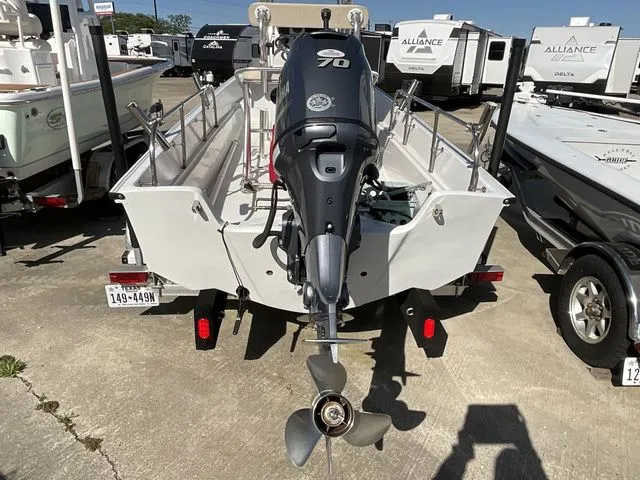 Slide: The Image of Boston Whaler 17 Montauk 1984 - 6