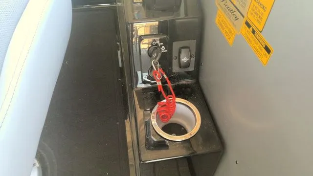 Slide: The Image of Bentley Pontoons Elite Swingback Bench 223 (XLP3) 2026 - 13