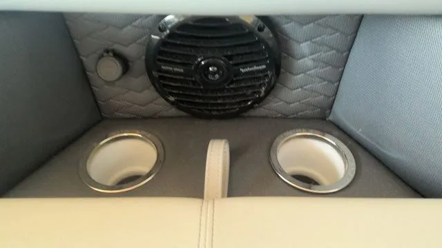 Slide: The Image of Bentley Pontoons Elite Swingback Bench 223 (XLP3) 2026 - 7