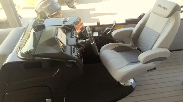 Slide: The Image of Bentley Pontoons Elite Swingback Bench 223 (XLP3) 2026 - 8