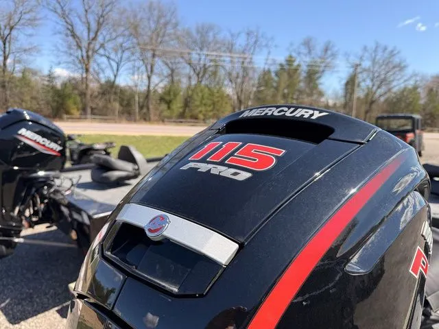Slide: The Image of Tracker Pro Team 190 2026 - 9