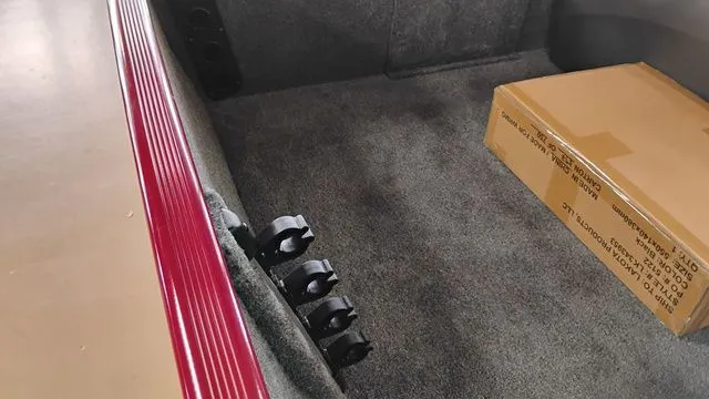 Slide: The Image of Tracker Bass Tracker Classic XL 2026 - 27