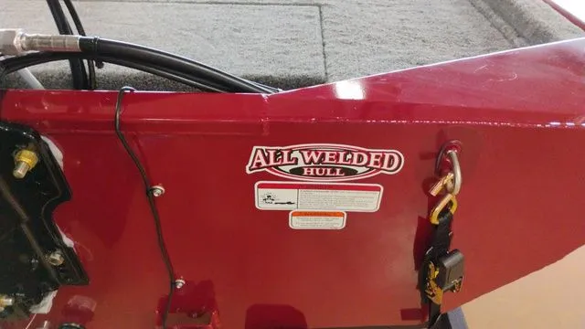 Slide: The Image of Tracker Bass Tracker Classic XL 2026 - 6