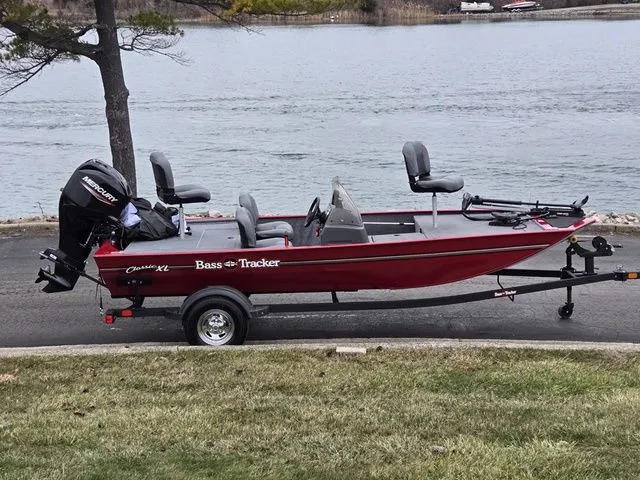 The Image of Tracker Bass Tracker Classic XL 2024 - undefined