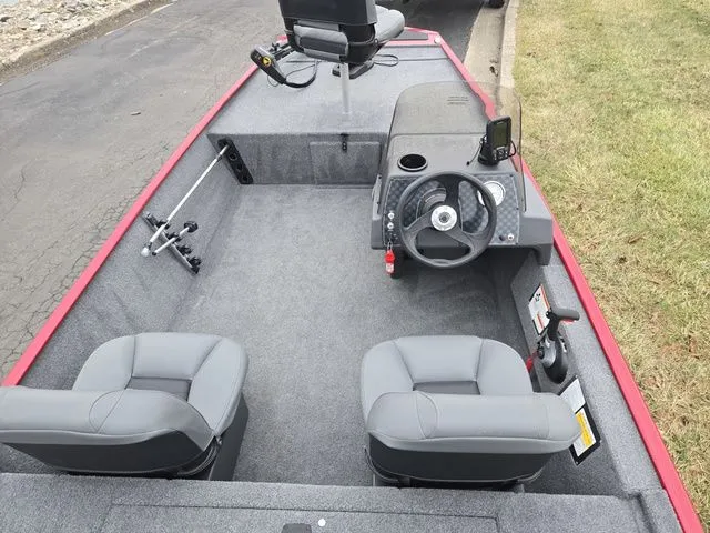 Slide: The Image of Tracker Bass Tracker Classic XL 2024 - 12