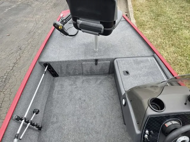 Slide: The Image of Tracker Bass Tracker Classic XL 2024 - 15