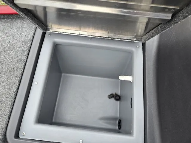 Slide: The Image of Tracker Bass Tracker Classic XL 2024 - 16