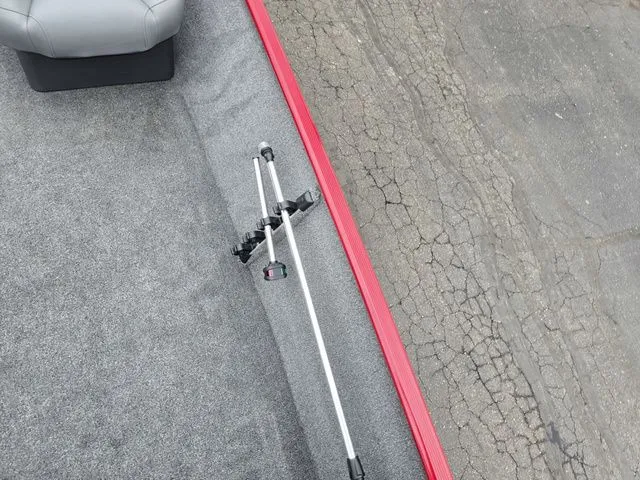 Slide: The Image of Tracker Bass Tracker Classic XL 2024 - 21