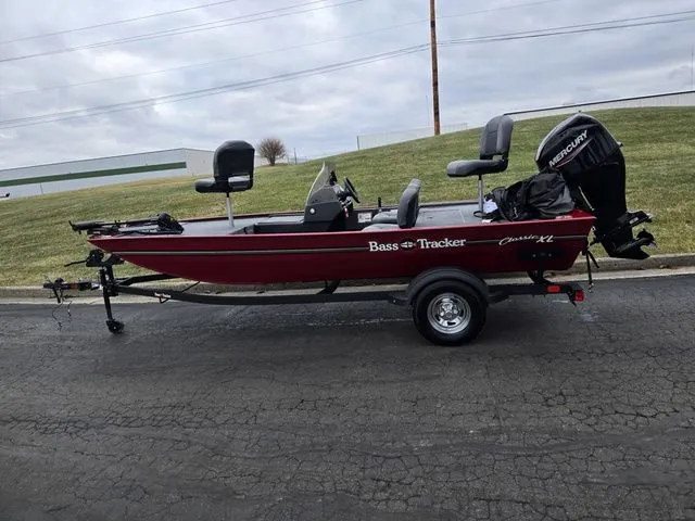 Slide: The Image of Tracker Bass Tracker Classic XL 2024 - 5