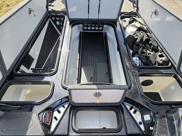 Slide: The Image of Ranger Z521L 2021 - 16