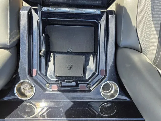 Slide: The Image of Ranger Z521L 2021 - 22