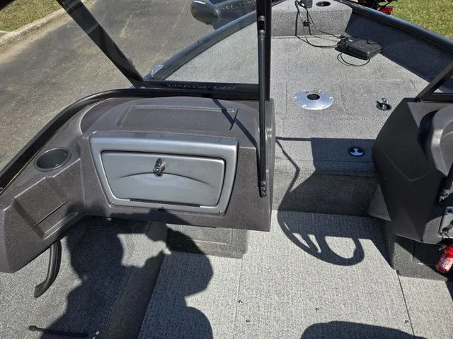 Slide: The Image of Tracker Pro Guide V-16 WT 2024 - 15