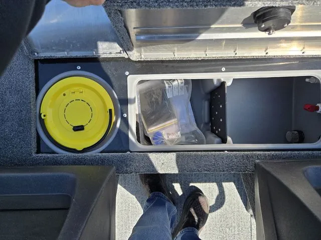 Slide: The Image of Tracker Pro Guide V-16 WT 2024 - 18