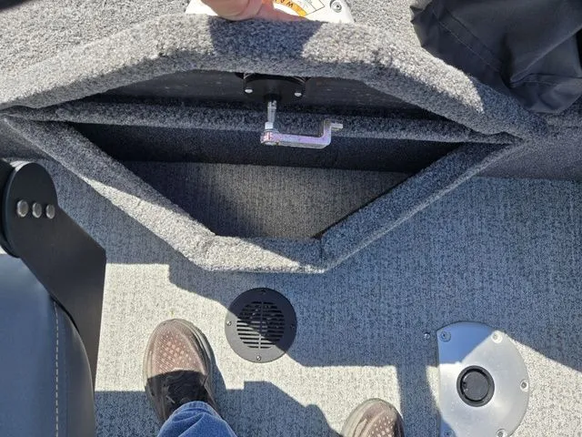 Slide: The Image of Tracker Pro Guide V-16 WT 2024 - 26