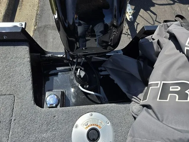 Slide: The Image of Tracker Pro Guide V-16 WT 2024 - 28