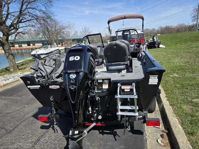 Slide: The Image of Tracker Pro Guide V-16 WT 2024 - 3