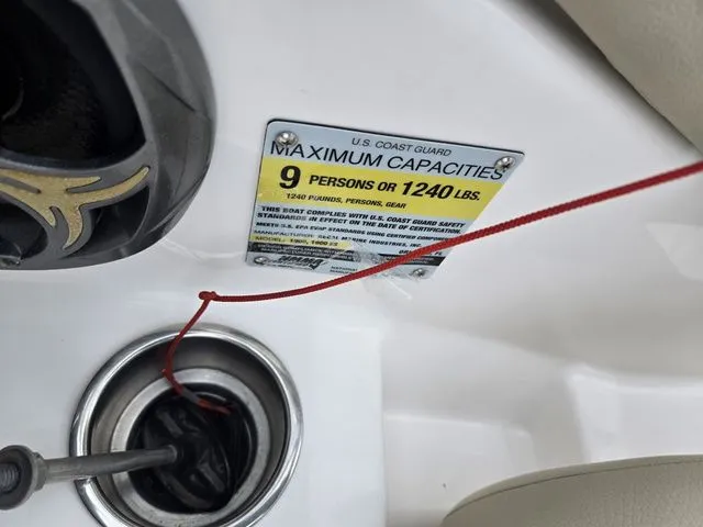 Slide: The Image of Regal 1900 ES Bowrider 2015 - 16