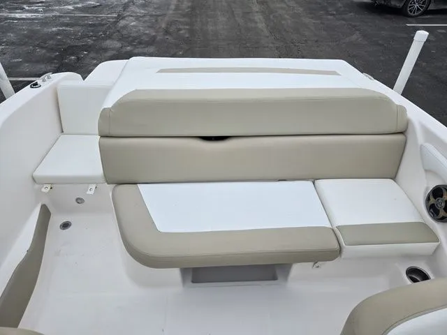 Slide: The Image of Regal 1900 ES Bowrider 2015 - 21