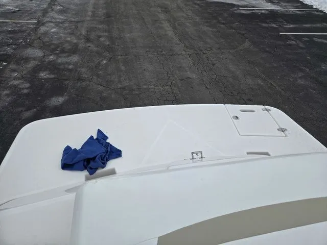 Slide: The Image of Regal 1900 ES Bowrider 2015 - 24