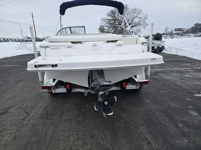 Slide: The Image of Regal 1900 ES Bowrider 2015 - 3