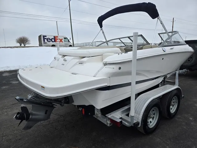 Slide: The Image of Regal 1900 ES Bowrider 2015 - 4