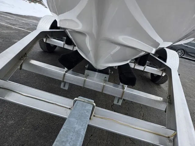 Slide: The Image of Regal 1900 ES Bowrider 2015 - 8