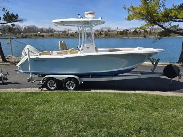 Slide: The Image of Tidewater 220 LXF 2016 - 10