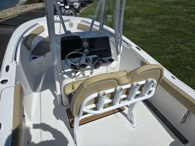 Slide: The Image of Tidewater 220 LXF 2016 - 11