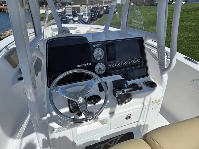 Slide: The Image of Tidewater 220 LXF 2016 - 13