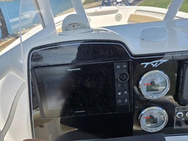 Slide: The Image of Tidewater 220 LXF 2016 - 15