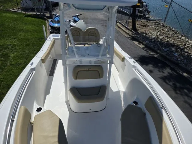 Slide: The Image of Tidewater 220 LXF 2016 - 19