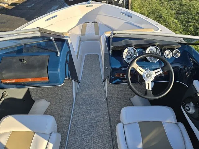 Slide: The Image of Glastron GT 185 2016 - 12