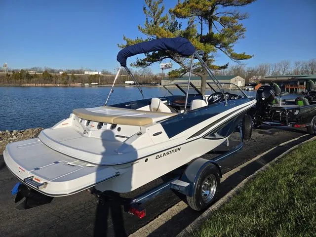 Slide: The Image of Glastron GT 185 2016 - 2